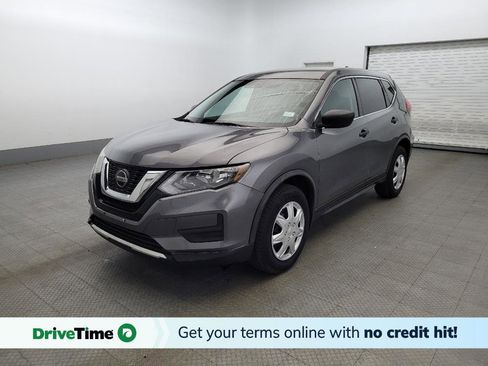Used 2018 Nissan Rogue S image 1