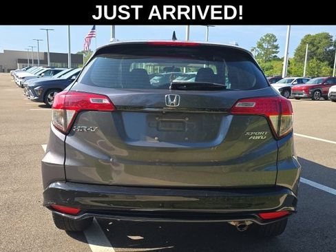 Used 2019 Honda HR-V Sport image 4