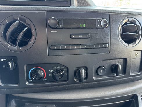 Used 2014 Ford E-250 and Econoline 250 Extended w/ Power Group image 18