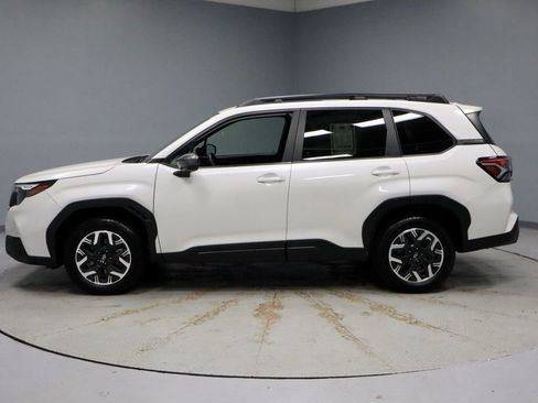 Used 2025 Subaru Forester Premium image 8