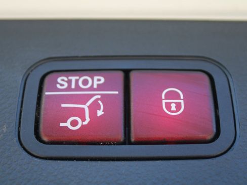 Certified 2020 Mercedes-Benz GLC 300 image 11