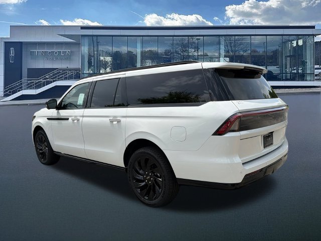 New 2027 Lincoln Navigator L Reserve w/ Jet Appearance Package RWD image 5