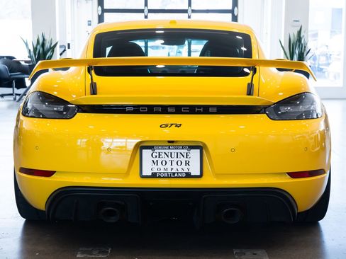 Used 2022 Porsche 718 Cayman GT4 image 5