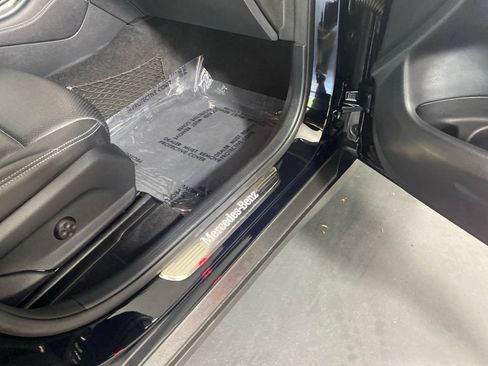 Used 2019 Mercedes-Benz GLC 300 4MATIC image 35