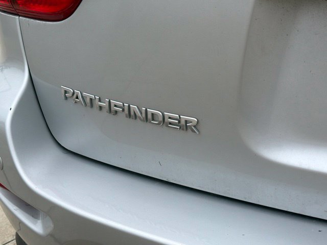 Used 2017 Nissan Pathfinder SL AWD/4WD image 9