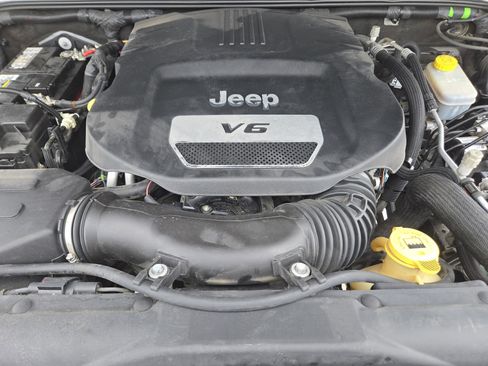 Used 2018 Jeep Wrangler Unlimited Sahara image 29