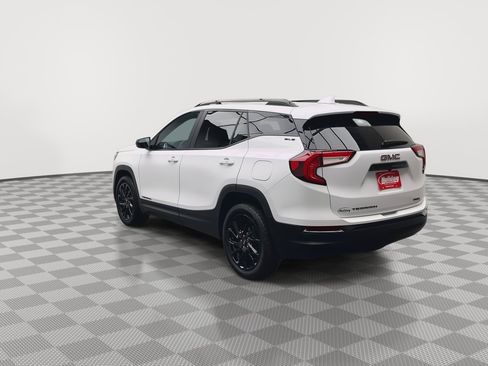 Certified 2024 GMC Terrain SLE w/ Driver Convenience Package image 2