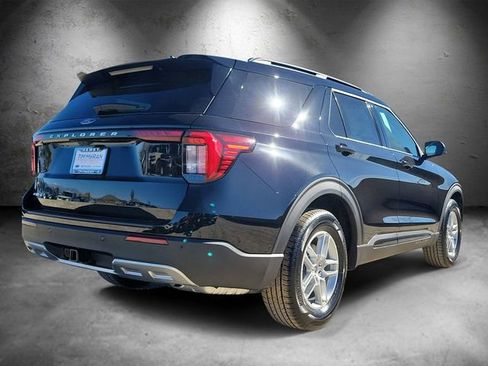 New 2026 Ford Explorer Active w/ Active Comfort Package image 3