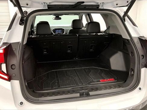 Used 2023 GMC Terrain SLT w/ Tech Package image 37