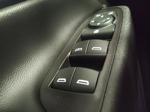 Used 2019 Chevrolet Equinox LT FWD image 27