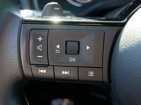 Used 2023 Nissan Rogue SV image 25