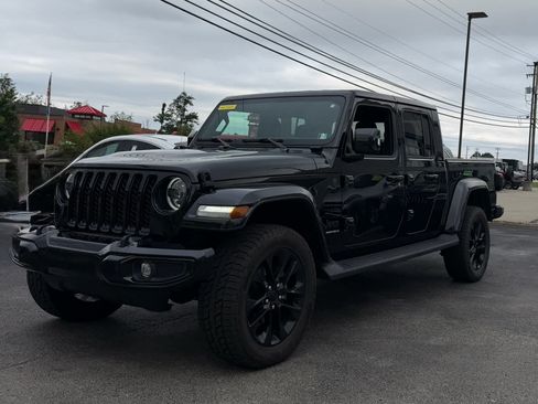 Used 2023 Jeep Gladiator Overland AWD/4WD image 2
