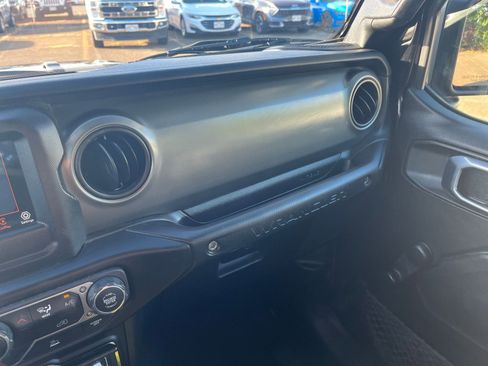 Used 2023 Jeep Wrangler Sport image 34