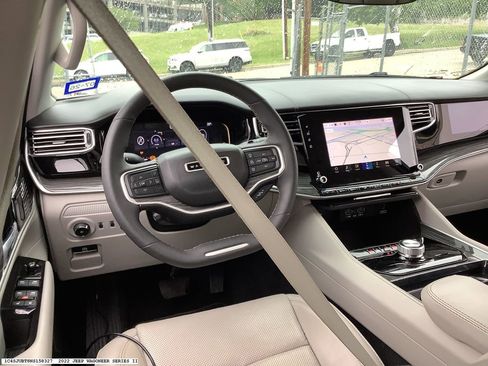 Used 2022 Jeep Wagoneer Series II RWD image 10