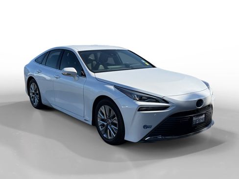 Used 2021 Toyota Mirai w/ Advanced Technology Package RWD image 7