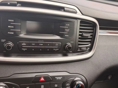 Used 2016 Kia Sorento L FWD image 17