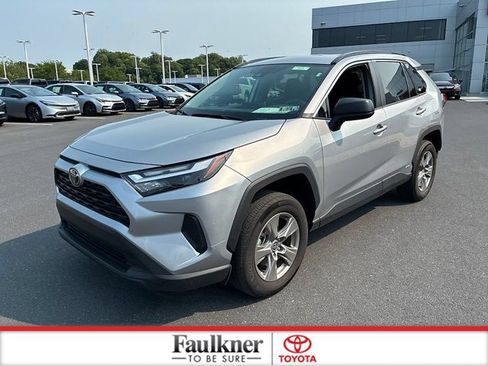 Used 2025 Toyota RAV4 LE AWD/4WD image 14