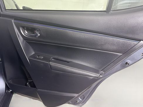 Used 2018 Toyota Corolla SE image 28