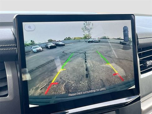 Used 2024 Ford Expedition XLT image 14