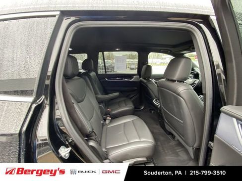 Used 2025 Cadillac XT6 Premium Luxury image 23