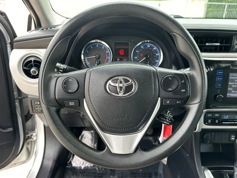 Used 2019 Toyota Corolla LE FWD image 28