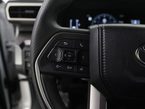 Used 2025 Toyota 4Runner SR5 image 18