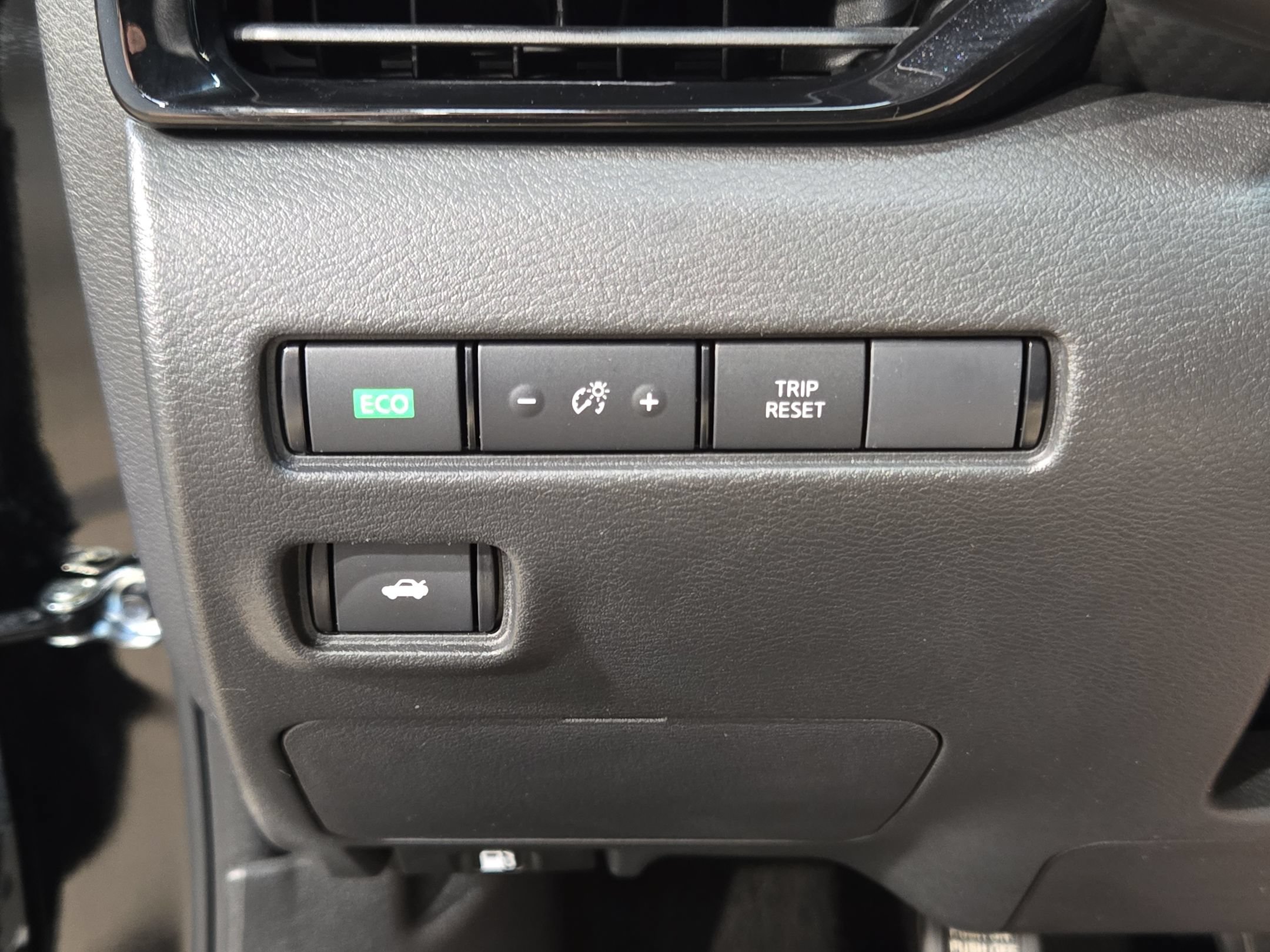 Used 2024 Nissan Sentra SV FWD image 24