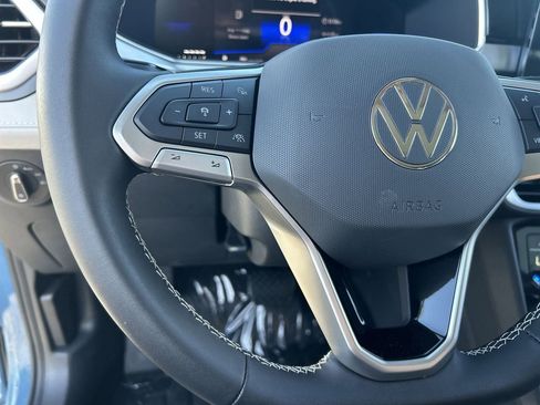 New 2026 Volkswagen Taos SE FWD image 20