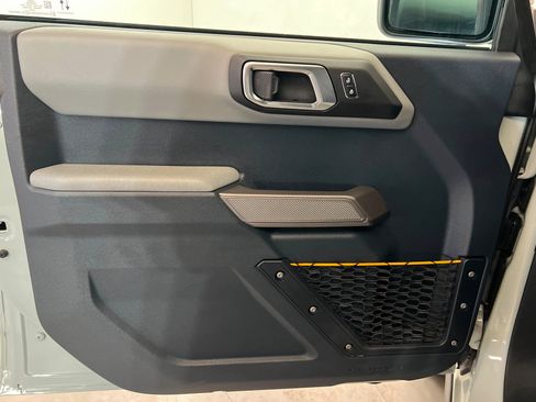 Used 2023 Ford Bronco Badlands image 15