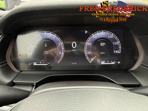 Used 2025 Jeep Grand Cherokee Altitude image 11