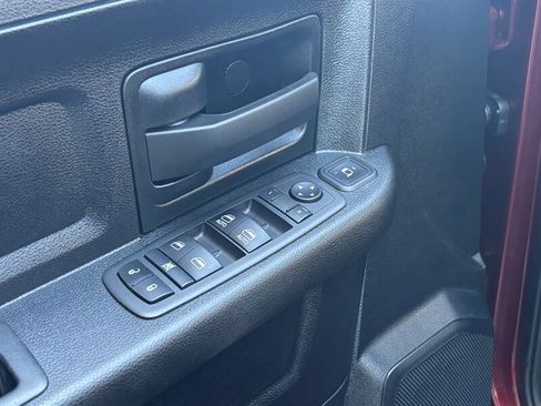 Used 2024 RAM 2500 Tradesman w/ Chrome Appearance Group image 12