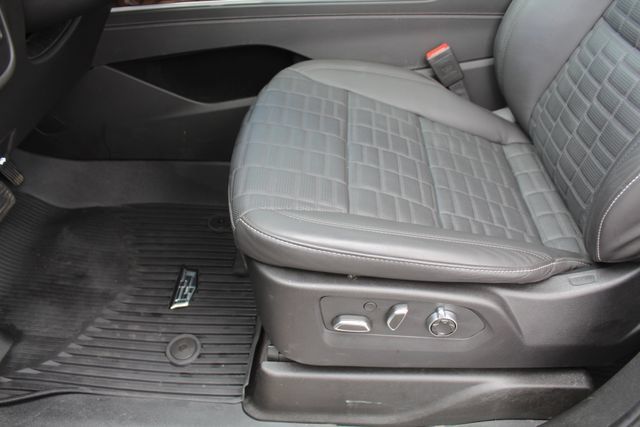 Used 2025 Cadillac Escalade ESV Sport Platinum w/ LPO, Floor Liner Package AWD/4WD image 44