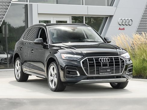 Certified 2021 Audi Q5 Prestige w/ Prestige Package image 2