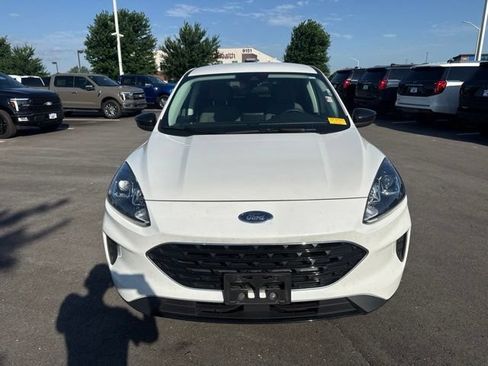 Used 2022 Ford Escape SE w/ SE Sport Appearance Package FWD image 2