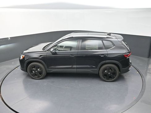 New 2025 Volkswagen Taos SEL image 14