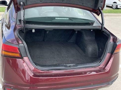 Used 2024 Nissan Altima 2.5 SV FWD image 27