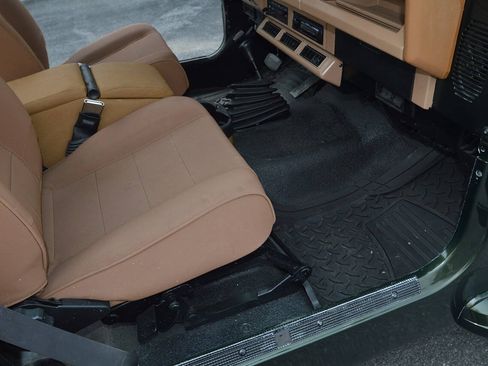 Used 1995 Jeep Wrangler Sahara AWD/4WD image 8