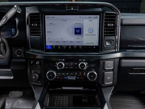 Used 2025 Ford F350 Lariat w/ Black Appearance Package image 24