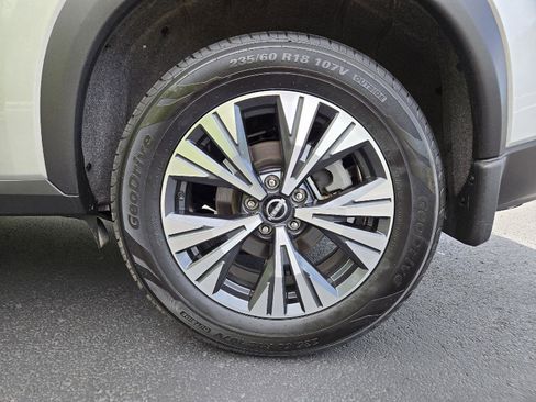Used 2023 Nissan Rogue SV AWD/4WD image 10