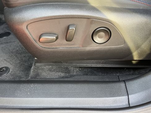 Used 2025 Chevrolet Blazer EV RS w/ Super Cruise Package image 10