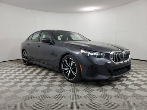 Used 2024 BMW 540i xDrive image 1