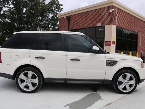 Used 2010 Land Rover Range Rover Sport Supercharged AWD/4WD image 8