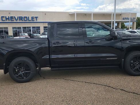 Certified 2025 Chevrolet Silverado 1500 High Country w/ Midnight Edition image 9