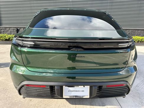 Used 2025 Porsche Macan Electric image 12