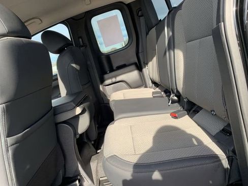 Used 2021 Nissan Titan S w/ Accessory Utility Package image 10