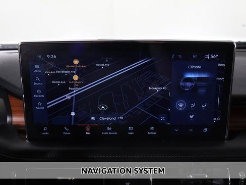 Used 2022 Lincoln Nautilus Reserve image 3