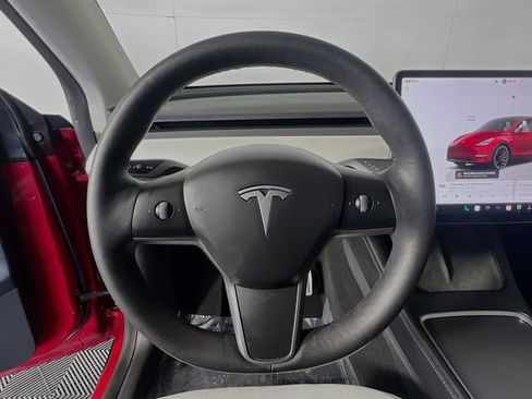 Used 2022 Tesla Model Y Performance image 14
