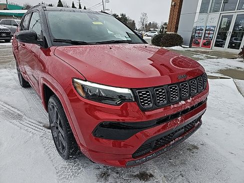 Certified 2024 Jeep Compass Limited w/ High Altitude Package image 7