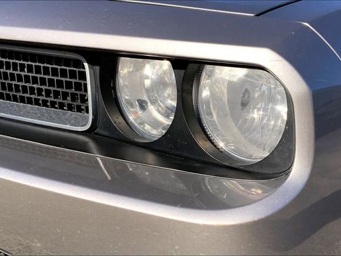 Used 2014 Dodge Challenger SXT image 20