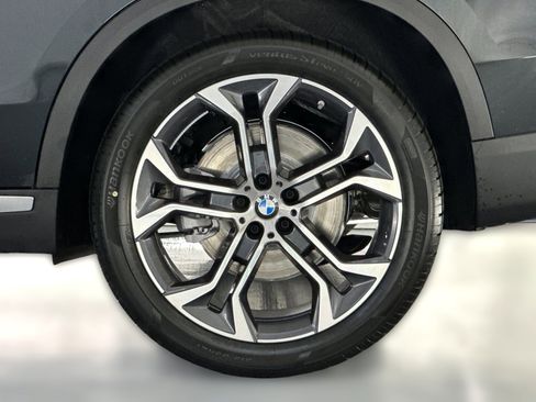 Used 2026 BMW X5 sDrive40i image 11